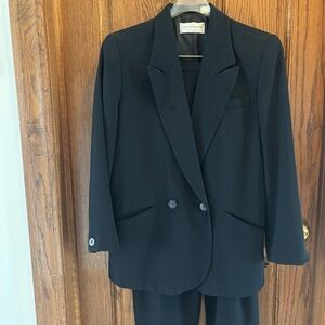 VIntage Liz Claiborne Classic Pant Suit size 4 petite